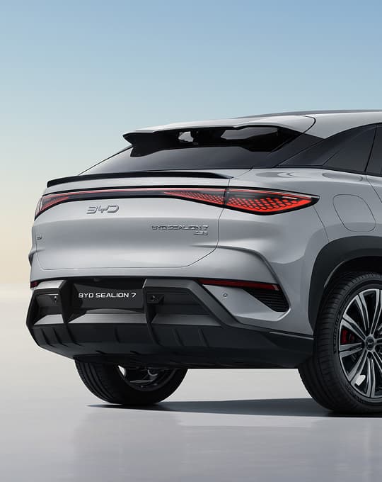 BYD Sealion 7 rear three-quarter view