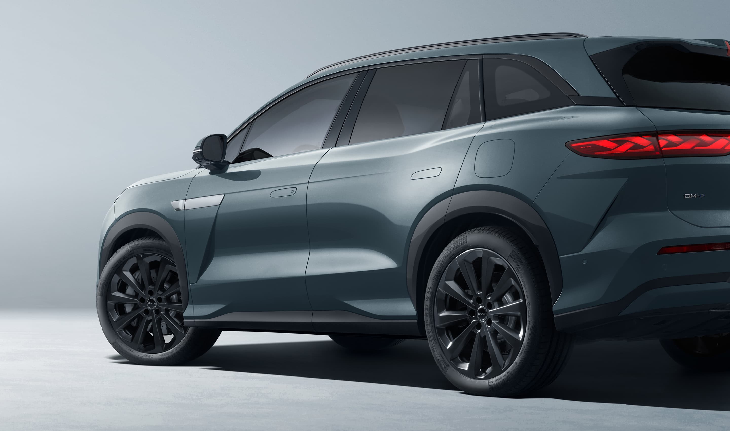 BYD Atto 8